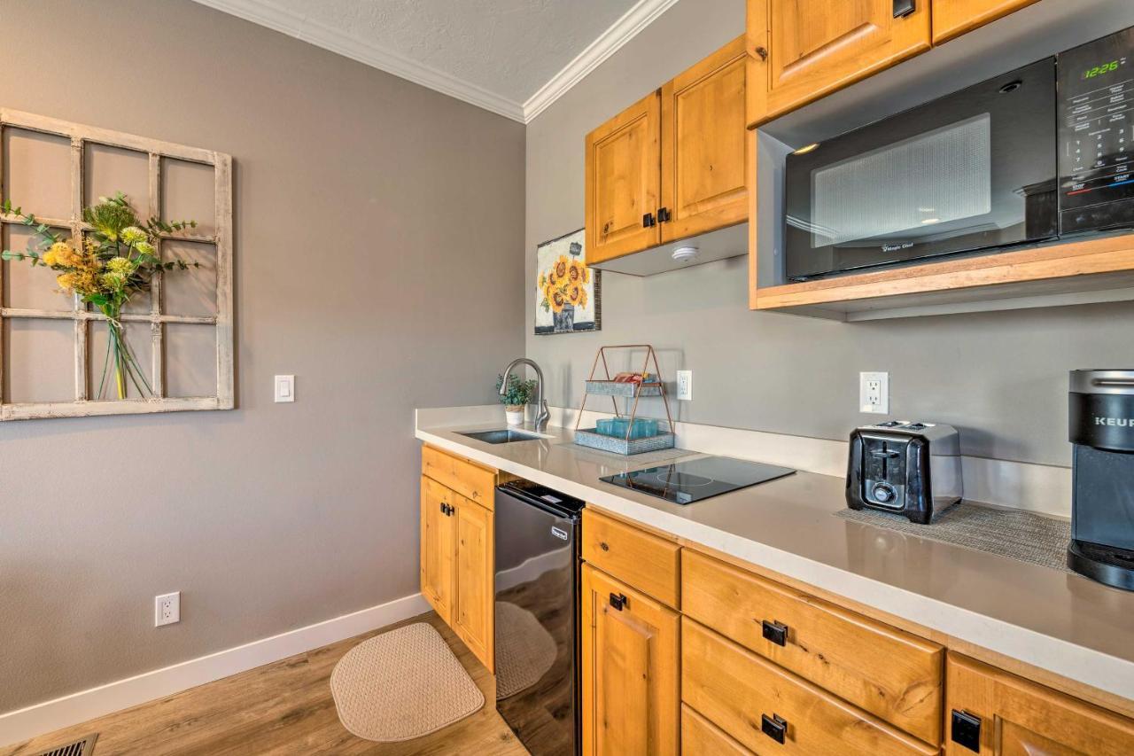 Large, Cozy Midway Studio With Mountain Views! Exterior foto